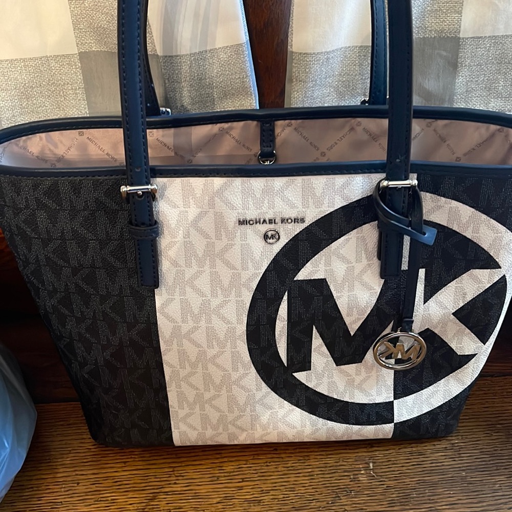 MK purse